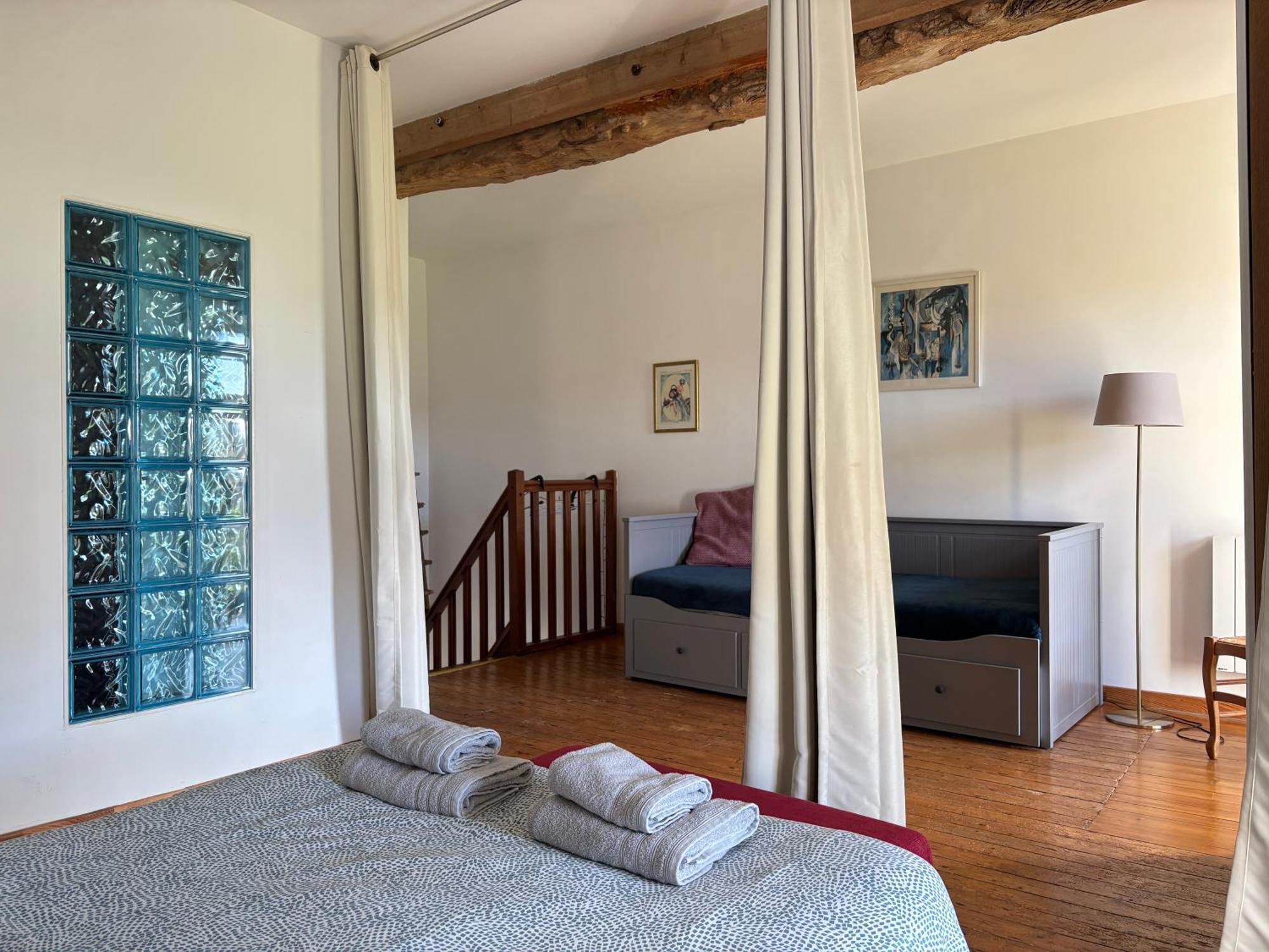 Les Douves Duplex 5 Personnes Lumineux Avec Jardin Et Terrasse Amenagee , Vue Sur Chateau A 5Mn De La Mer, Proche Omaha Beach Et Bayeux Commes 外观 照片
